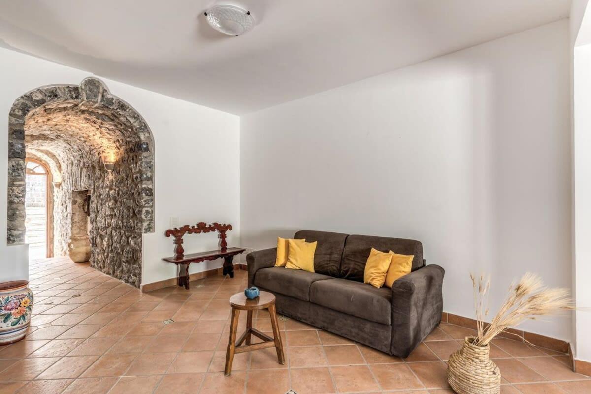 Villa Mimosa Rustic Elegance Views & Pool 马萨鲁布朗斯 外观 照片