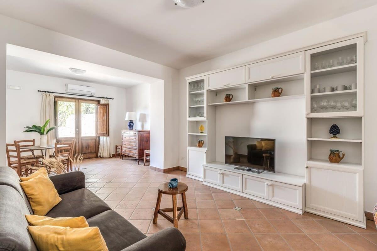 Villa Mimosa Rustic Elegance Views & Pool 马萨鲁布朗斯 外观 照片