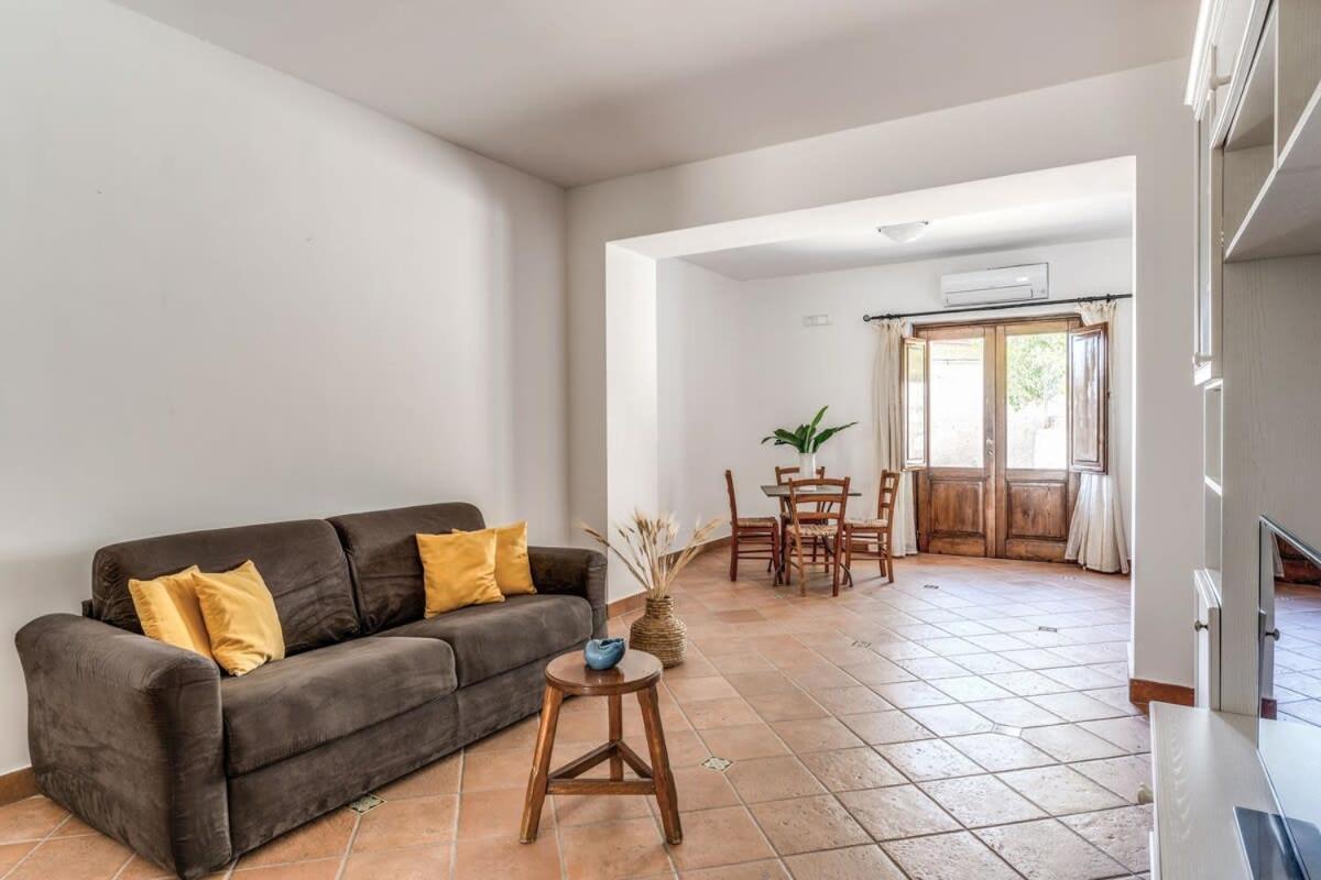 Villa Mimosa Rustic Elegance Views & Pool 马萨鲁布朗斯 外观 照片