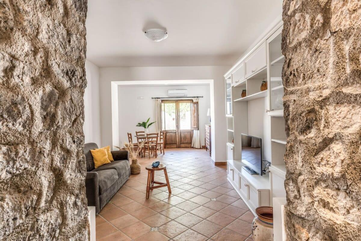 Villa Mimosa Rustic Elegance Views & Pool 马萨鲁布朗斯 外观 照片