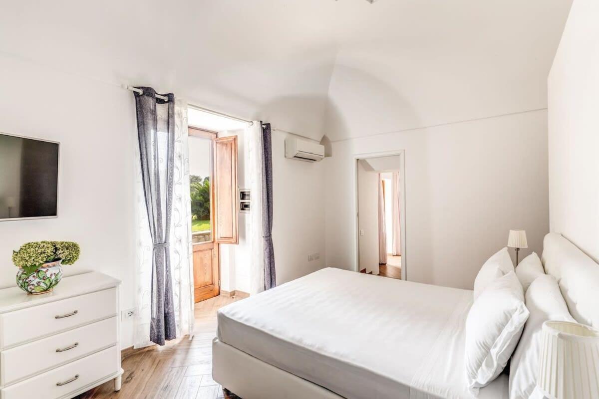 Villa Mimosa Rustic Elegance Views & Pool 马萨鲁布朗斯 外观 照片