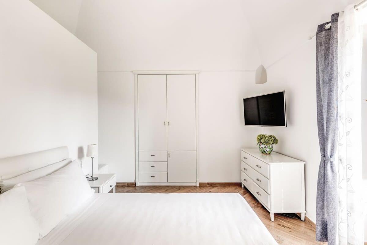 Villa Mimosa Rustic Elegance Views & Pool 马萨鲁布朗斯 外观 照片