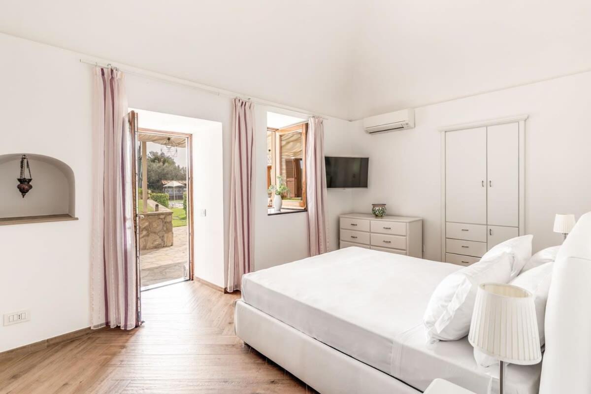 Villa Mimosa Rustic Elegance Views & Pool 马萨鲁布朗斯 外观 照片