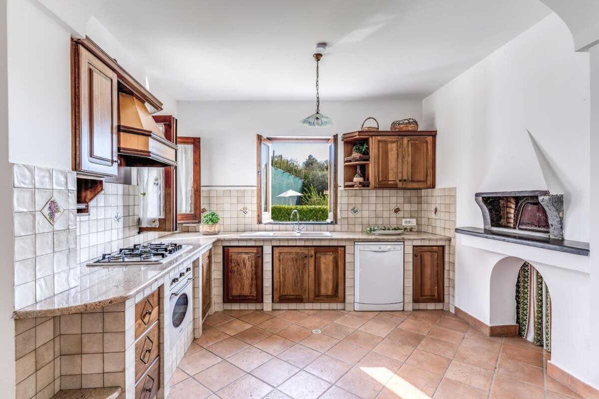 Villa Mimosa Rustic Elegance Views & Pool 马萨鲁布朗斯 外观 照片