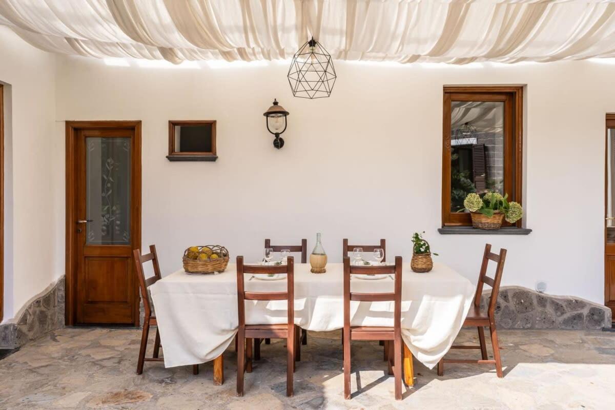 Villa Mimosa Rustic Elegance Views & Pool 马萨鲁布朗斯 外观 照片