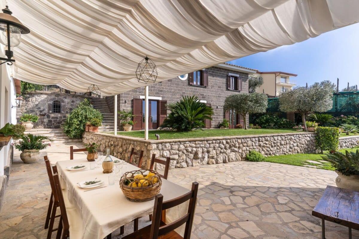 Villa Mimosa Rustic Elegance Views & Pool 马萨鲁布朗斯 外观 照片