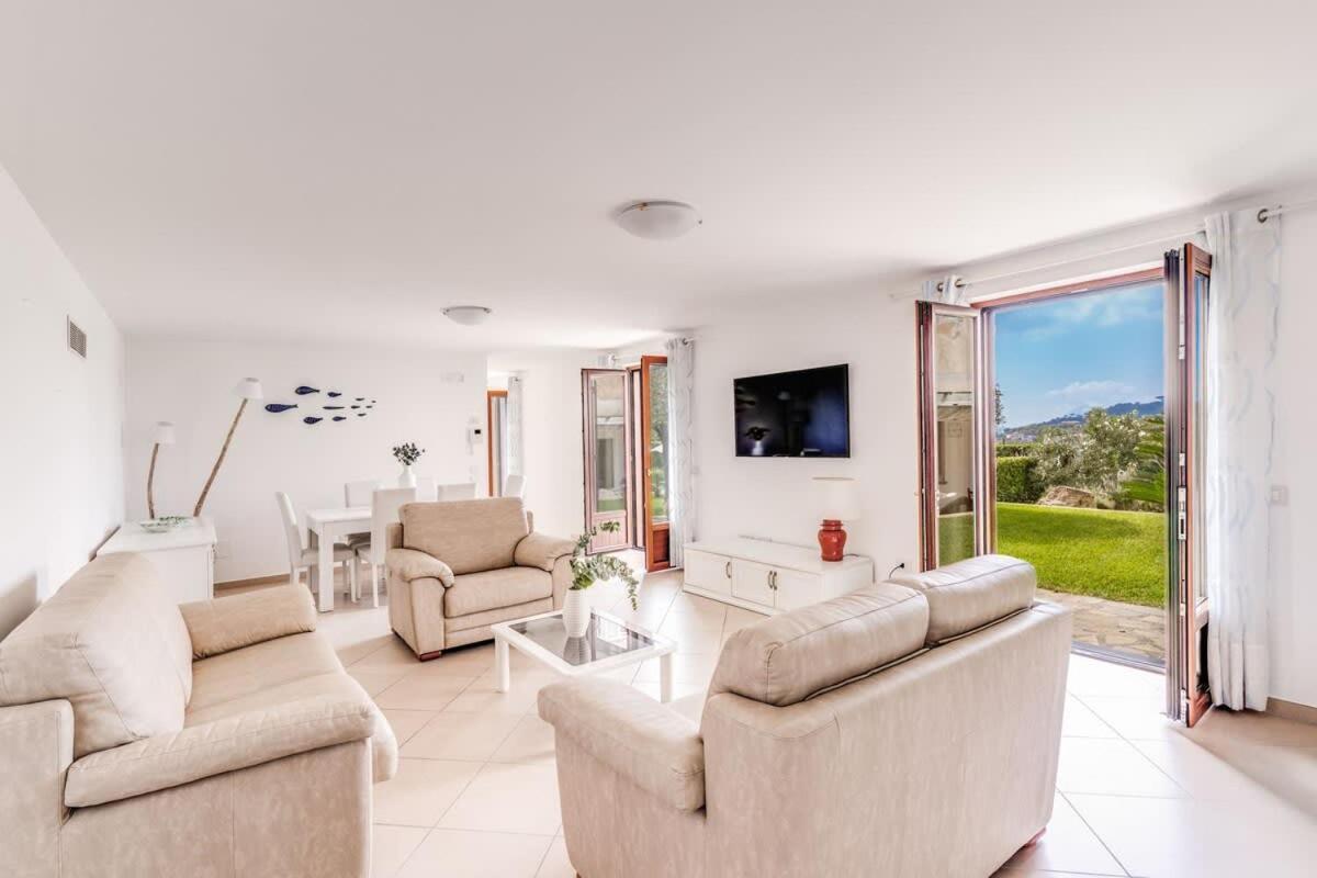 Villa Mimosa Rustic Elegance Views & Pool 马萨鲁布朗斯 外观 照片